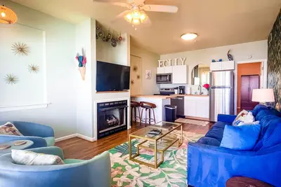 Image de Beachfront Condo 500 Steps to the Ocean - Centrally Located! Pet Friendly!