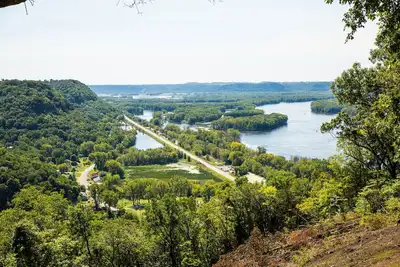 Image de New Rental! Kid Friendly Bluff House with incredible Mississippi River Views!