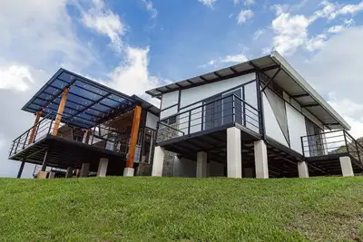 Image de Chic Mountain Farmhouse w\/ 180º Extravagant Views