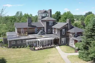 Image de Perfect Thanksgiving/Holiday home - Amazing Kitchen, huge dining room & 10 rooms