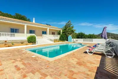 Image de Maison de vacances privée avec Wifi, piscine privée, climatisation, Tv, terrasse, parking