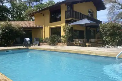 Image de Villa d'Architecte avec piscine, Bord de mer, proximité des commerces et resto