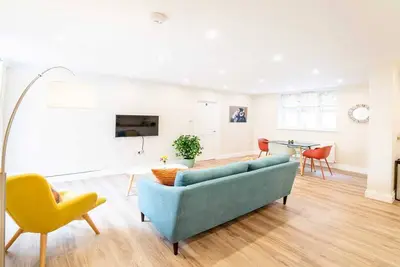 Image de Spacious Luxurious Apartment - 2 Bathrooms - 2 Bedrooms - Parking
