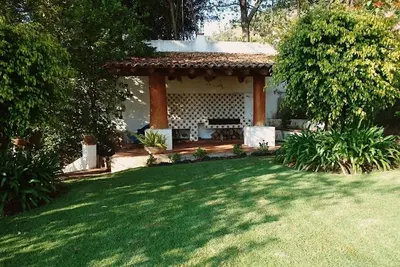 Image de Espectacular Hacienda Style House with Lake View in Valle de Bravo