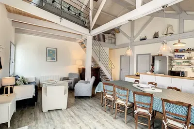 Image de Maison confortable au calme entre centre-ville et plages!