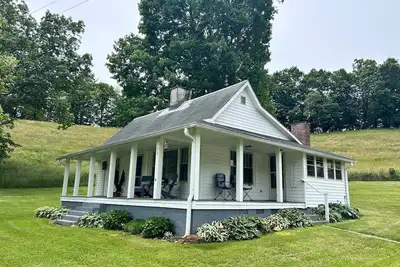Image de Escape to your cozy Mars Hill Cottage, near Asheville