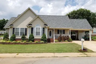 Image de Home Away from Home - Monthly Rental near Downtown Greer, Gsp Airport, Bmw