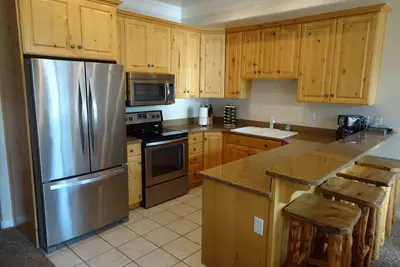 Image de Basinview Lakeside Mountain Escape - All Season Getaway!