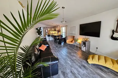 Image de Pick me! Comfy and safe house with fenced backyard