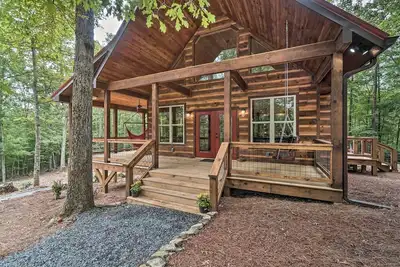 Image de Peaceful Cabin on 3 Private Acres: Deck & Fire Pit