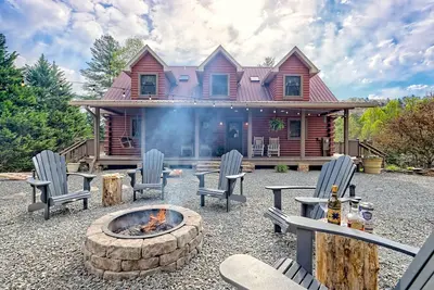Image de Stacked Stone Retreat - Bryson City Luxury Log Home close to town