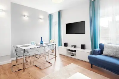 Image de Bairro Alto 2bd w/ balcony!