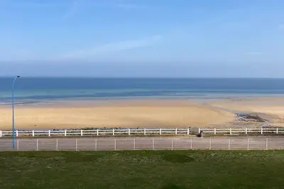 Image de Appartement front de mer avec vue imprenable!