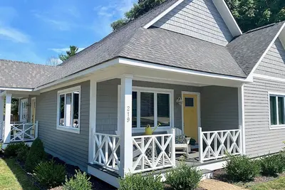 Image de Perfect up north getaway! Walk to Beach, Downtown & Trails!
