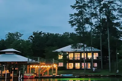 Image de Family Fun Lake House - Near Auburn & Montgomery