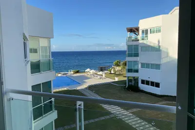Image de New & luxury oceanfront apartment