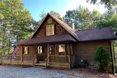 Image de 4br & 3. 5ba Cabin near Toccoa River with Hot Tub and Game Room!