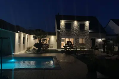 Image de New: Villa by the sea with swimming pool and spa