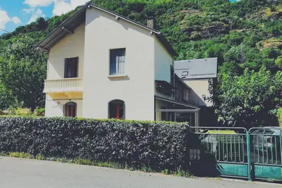 Image de Maison rénovée pour 6\/8 avec véranda jardin & Wifi