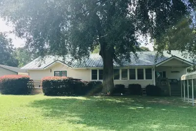 Image de Lake Home walking distance to Marina and 2 more boat landings within a Mile!