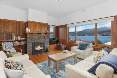 Image de Bellerive Bluff Magic A Tranquil Panoramic Escape