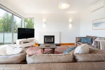 Image de Churchill House Riverside Retreat near Long Beach