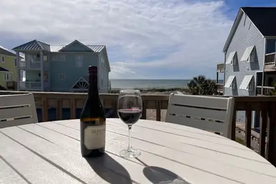 Image de Oceanside Triplex Condo, steps from the sand w/ stunning ocean views!