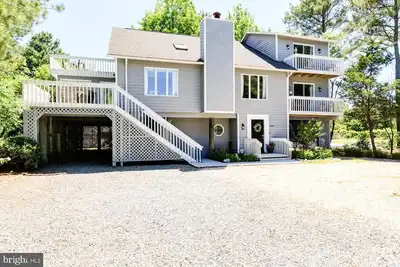 Image de Oceanside 5 Bedroom 4. 5 Bath Home in Private Gated Community