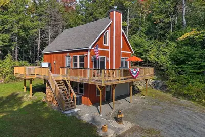 Image de Mount Snow Area Home with a Hot Tub, Fire Pit, Set Back in the Woods!