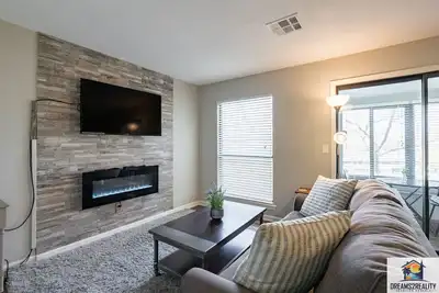 Image de 1br Walk-In~Pet Friendly ~ Resort Amenities ~ Fishing ~ Free Tickets Included! (Pr40-9)