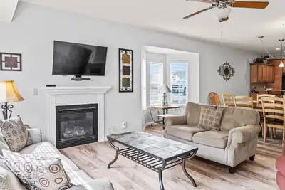 5 Bedroom, 5 Bath Townhouse with Gas Fireplace, Whirlpool Tub, and Attached Garage