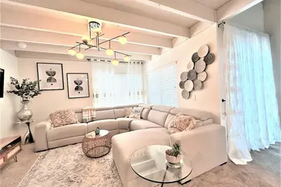 Image de 4 Bedrooms Vacation Home Retreat South Lake Tahoe Pool