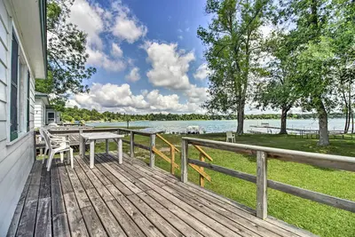 Image de Lakefront Dent Cabin - Boat Rentals & Docks!
