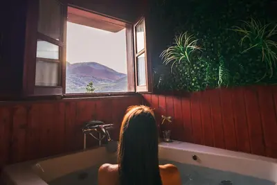 Image de La Congosta, jacuzzi surrounded by mountains