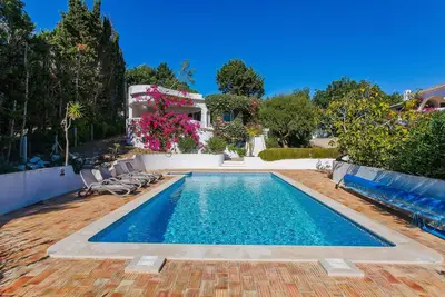 Image de Gêmeos - belle villa avec piscine privée, jardin clos & vue sur la mer