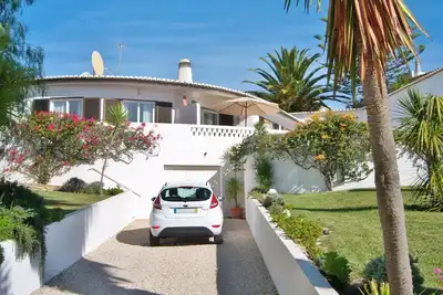Image de Catryn - villa tranquille avec piscine privée et jardin clos