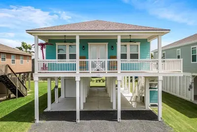 Image de Blue Warbler - 4 Bedrooms and 4 min walk to beach