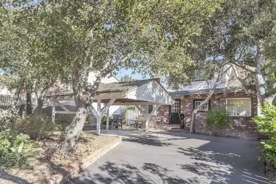Image de 3808 Sea Escape - Walk to Downtown Carmel, Available for Extended Stays!