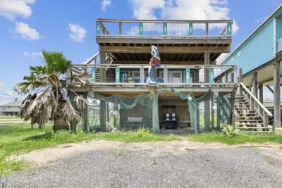 Image de Shark Shack sleeps 9 people 🤩 gorgeous ocean view from house