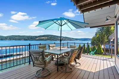 Image de Barn Owl Cabin - Lakefront Home with a Private Dock