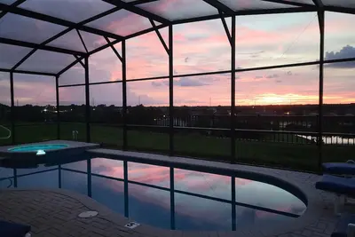 Image de Beautiful Sunsets at Windsor Hills 5/5 Home with Overlook & Minutes to Disney