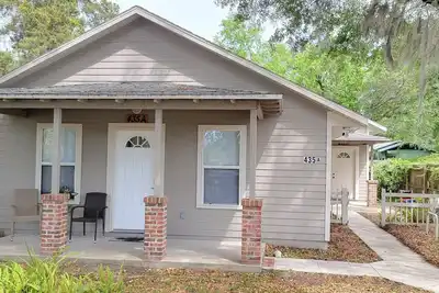 Image de 🌟 Modern House Minutes from Downtown Gainesville, Uf, Va & More! 🏡✨