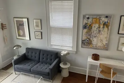 Image de Circa 1900 Lower Garden District Craftsman Townhouse
