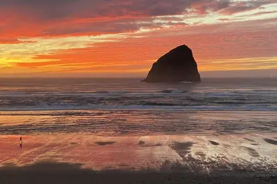 Image de Cozy, Quiet Bungalow in Shorepine Village near beach, Cape Kiwanda & Pelican Pub
