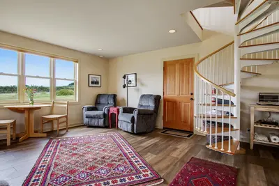 Image de Charming cottage w\/ dramatic views and fireplace. Ideal location