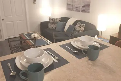 Image de Contractors/Trades - Private Apt in Central Sarnia