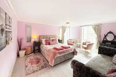 Image de *recently updated* town House - Spacious B listed Georgian Townhouse