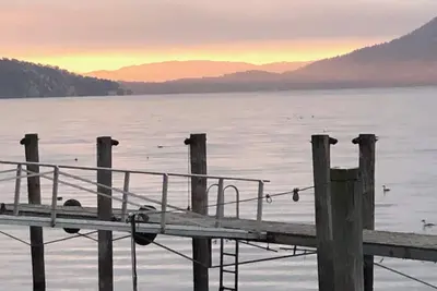 Image de Labor Day Spec-20%Off Hol Rate. Lakefront Remodeled+Onsite Water Sports Rentals!