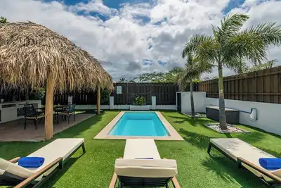 ModernPrivatePoolQuiet3BR2BA Eagle\/Palm Beach