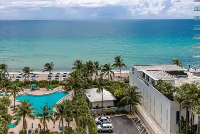 Image de Ocean Views & Resort Perks - Pool, Gym, Beachfront
